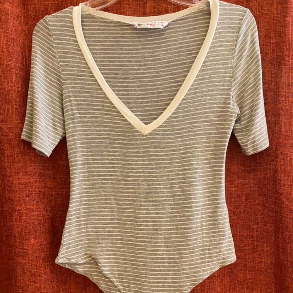 NWOT V Neck Striped Bodysuit XS/S
